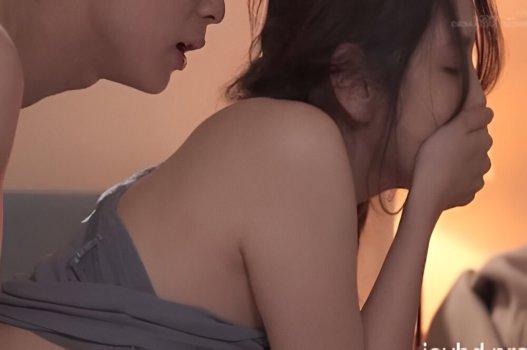 Chị gái xinh đẹp dịu dàng dạy em trai bí kíp đụ lồn